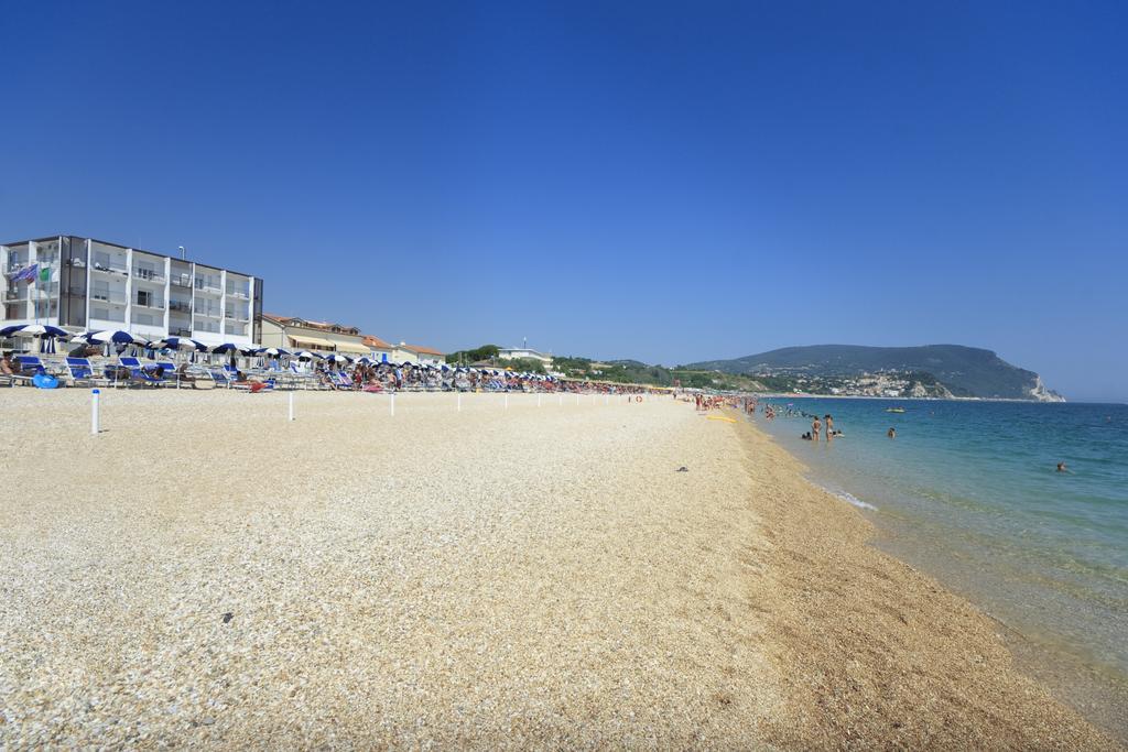 Il Conero Mare Aparthotel Numana Exterior foto